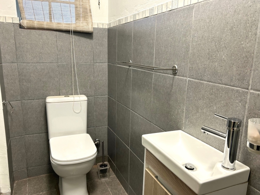 To Let 1 Bedroom Property for Rent in Hoog En Droog Western Cape